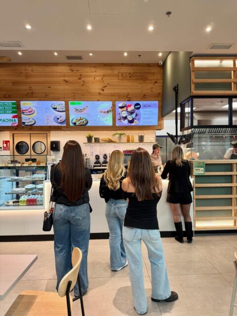 Este finde nos hemos vestido de negro para ir a gastarnos todo nuestro dinero en el Black Friday 😌

Comenta en qué te has gastado el dinero (a parte de aprovechando las tarjetas black de La Piadina🍴)