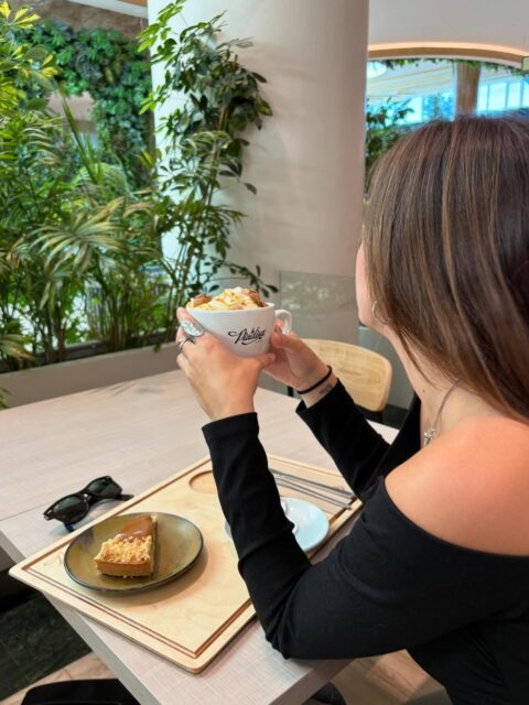 Intentando recargar las pilas para empezar la semana🍰