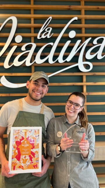 Mejor restaurante italiano de España @justeat_es 2025 🏆

A los que estuvieron.
A los que siguen.

Este premio también es de todo nuestro #Piaditeam ✨

Gracias por hacerlo posible 🧡