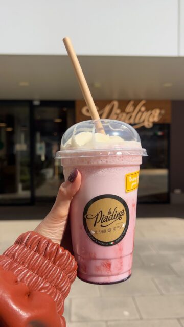 Domingo de Resurrección pero mi ✨ Shake ✨ siempre a salvo 😇