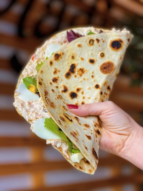 Sabor a mar en cada mordisco 🌊

La ✨ Piadina Mare ✨ es fresquita, ligera y llena de sabor 🌮

Una vez la pruebas, repites 😏