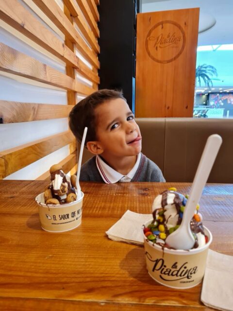 Cuando los peques dicen “quiero merendar en La Piadina” no se les puede decir que no 😋

¡Hoy toca merendola! 🍦🍫