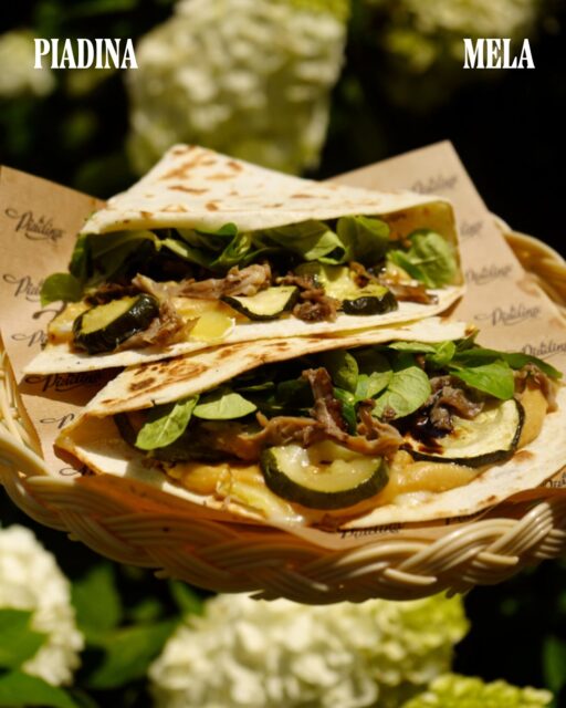 💥 NOVITÀ Piadina 💥 

Lo rica y ligera que es la nueva ✨ Piadina Mela ✨

👉🏻 Queso brie, calabacín asado, setas al horno, crema de manzana, canónigos, nueces y reducción de módena 🌮

Una vez que la pruebas ya no puedes parar 🤤

Leggere & veggie 🌱

Nos pillaron en LA MASA y ya no podemos PARAR 🇮🇹