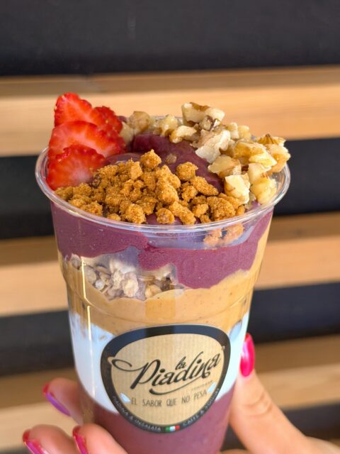 NOTIZIONA 📢 para los amantes del ✨ Açai ✨

Tenemos una nueva parada obligatoria 🚨 y es que… además de nuestros locales de Madrid, desde hoy también puedes disfrutar de nuestro Açaí en La Piadina Tabacalera 📍

¿Quién se pasa a estrenarlo? 🤌🏻
