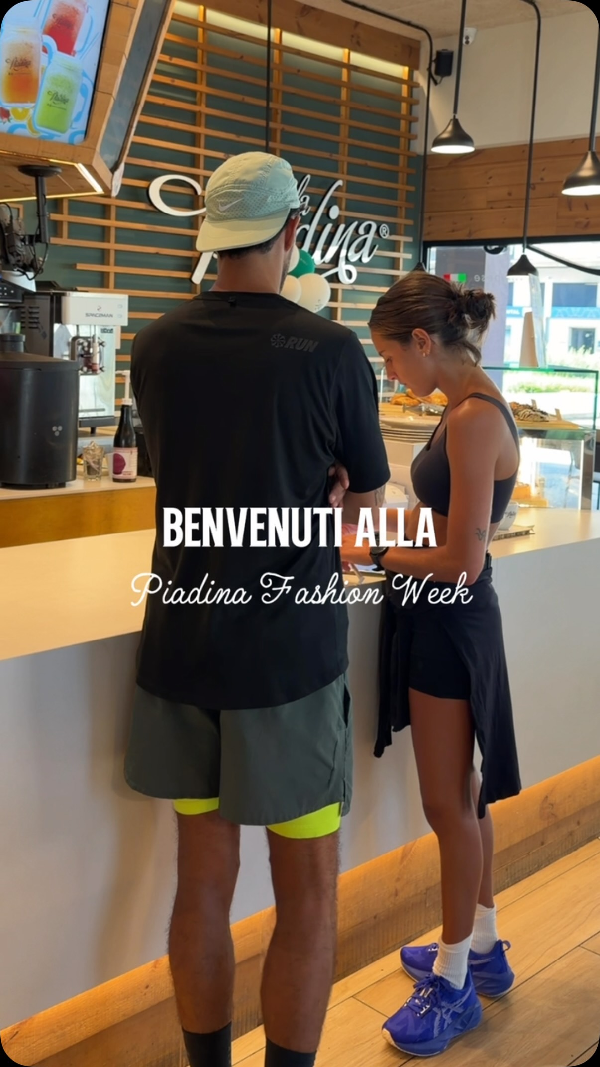 El street style de Milano se nos queda corto 👀🇮🇹

Aquí el front row se comparte con una piadina en la mano y el look bien servido 🌮

Che stile! 🤌🏻

Spotted at 📸 La Piadina de Tabacalera 📍