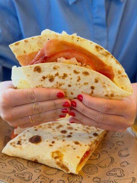 Simplemente ✨ Parma ✨ una Piadina Classiche con molto gusto 🤌🏻